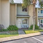 Resort Gem W/ 2-Bedrooms And Easy Walk To Beach