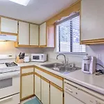 Resort Gem W/ 2-Bedrooms And Easy Walk To Beach