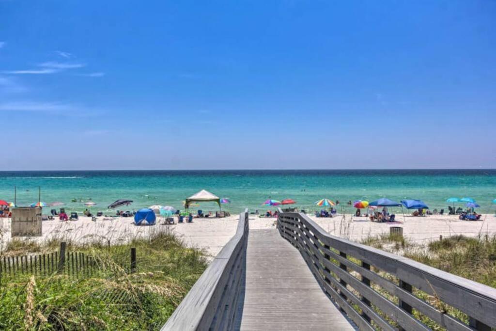Gem W/ 2-bedrooms And Easy Walk To Beach Holiday home