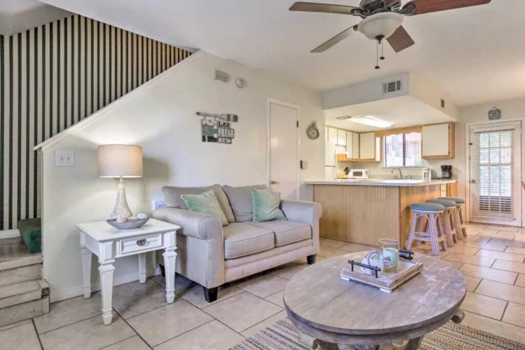 Gem W/ 2-bedrooms And Easy Walk To Beach Holiday home Panama City Beach