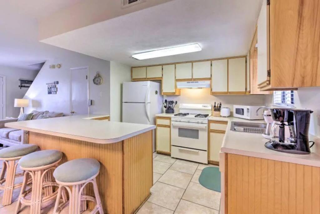 Holiday home Gem W/ 2-bedrooms And Easy Walk To Beach